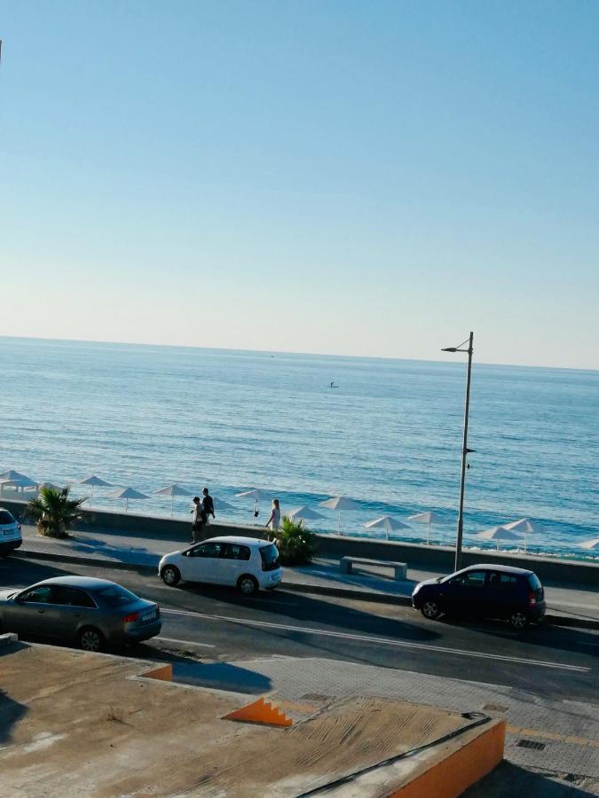 The Little Palace Next To The Sea Rétino Exterior foto